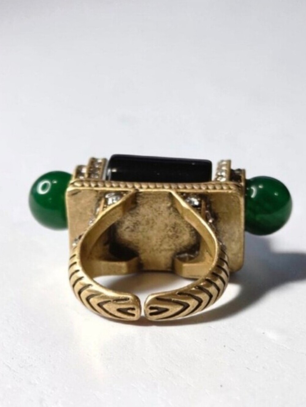 Massive Byzantine Vintage Vibes Onyx & Emerald Glass Cabochon Statement Ring - Picture 4 of 6